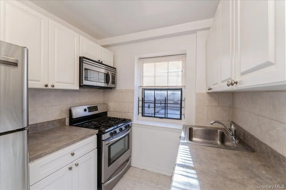 7811 Main Street #1G Flushing, NY 11367