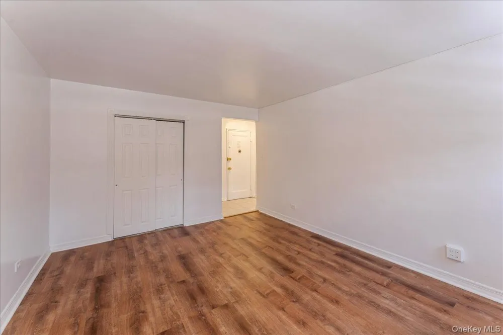 7811 Main Street #1G Flushing, NY 11367