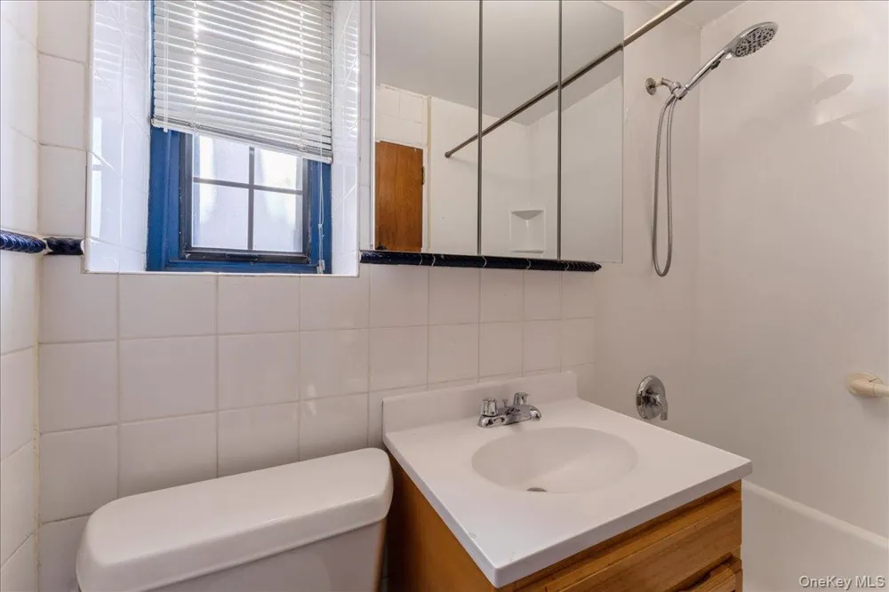 7811 Main Street #1G Flushing, NY 11367