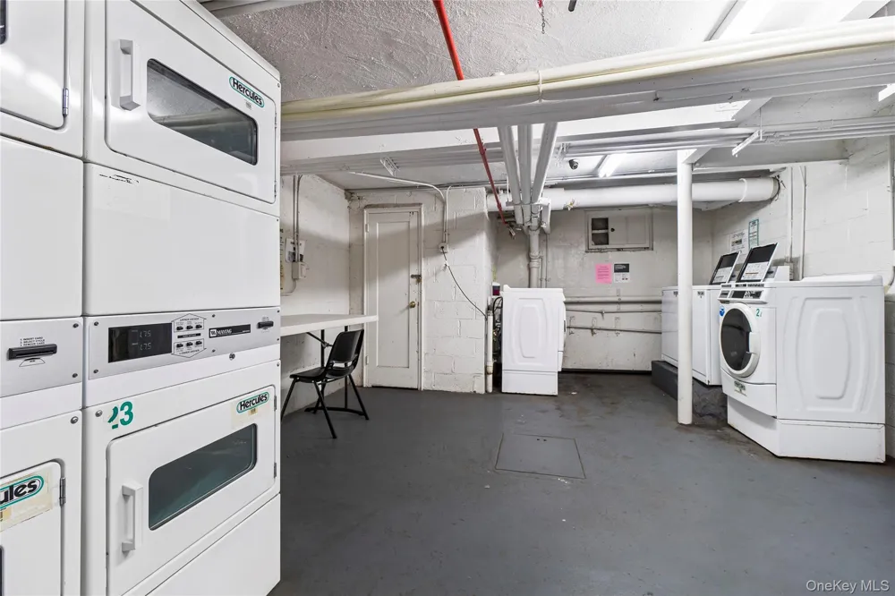 7811 Main Street #1G Flushing, NY 11367