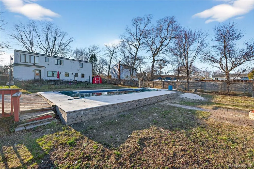 528 Lockwood Drive Shirley, NY 11967