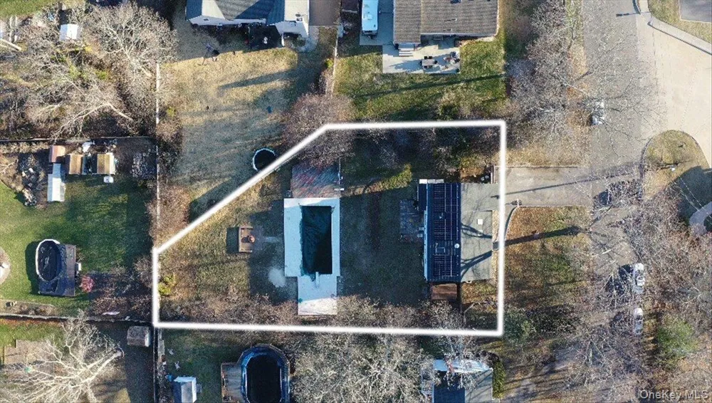 528 Lockwood Drive Shirley, NY 11967