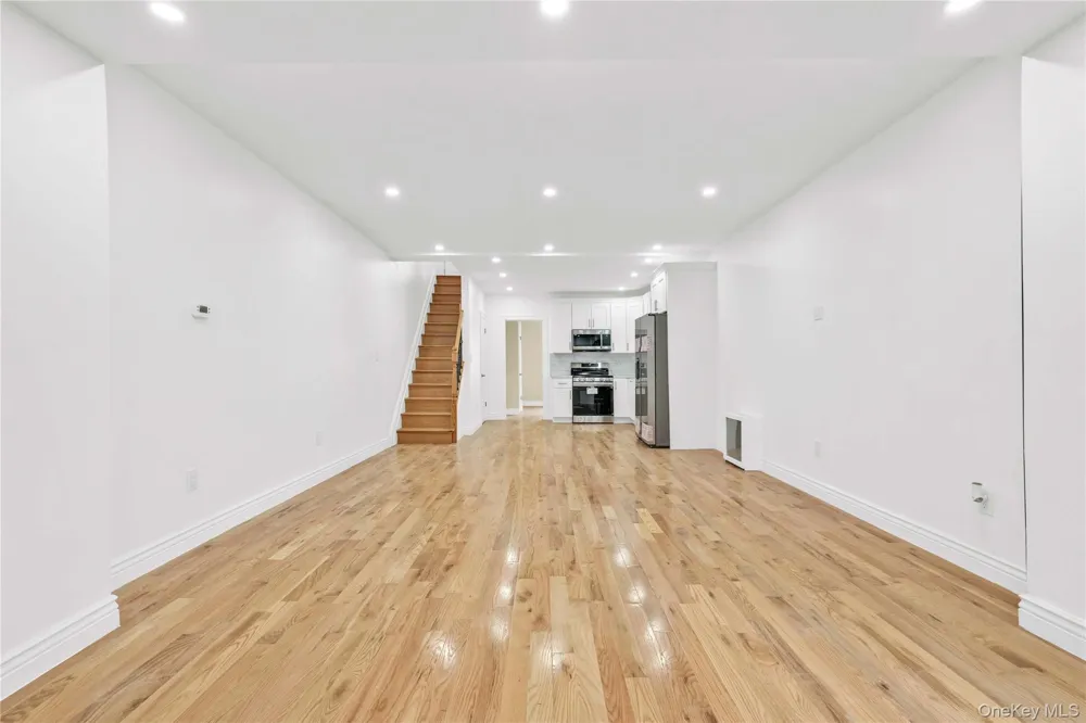 9558 113th Street Richmond Hill S., NY 11419