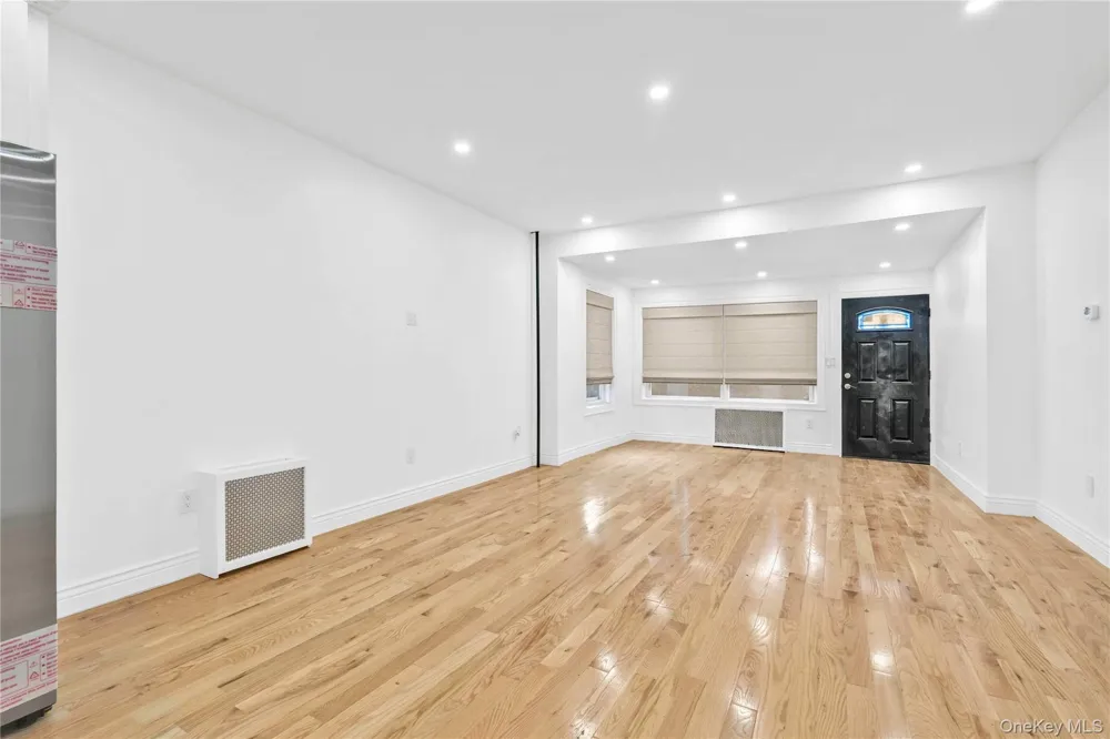 9558 113th Street Richmond Hill S., NY 11419