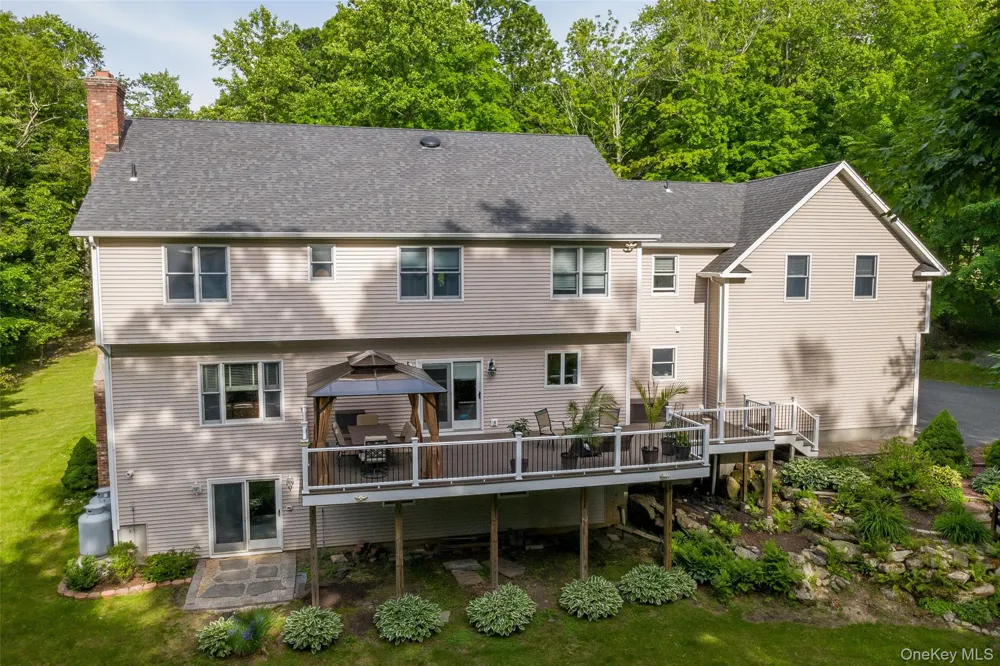 17 Weldon Woods Connecticut Road New Fairfield, CT 06812