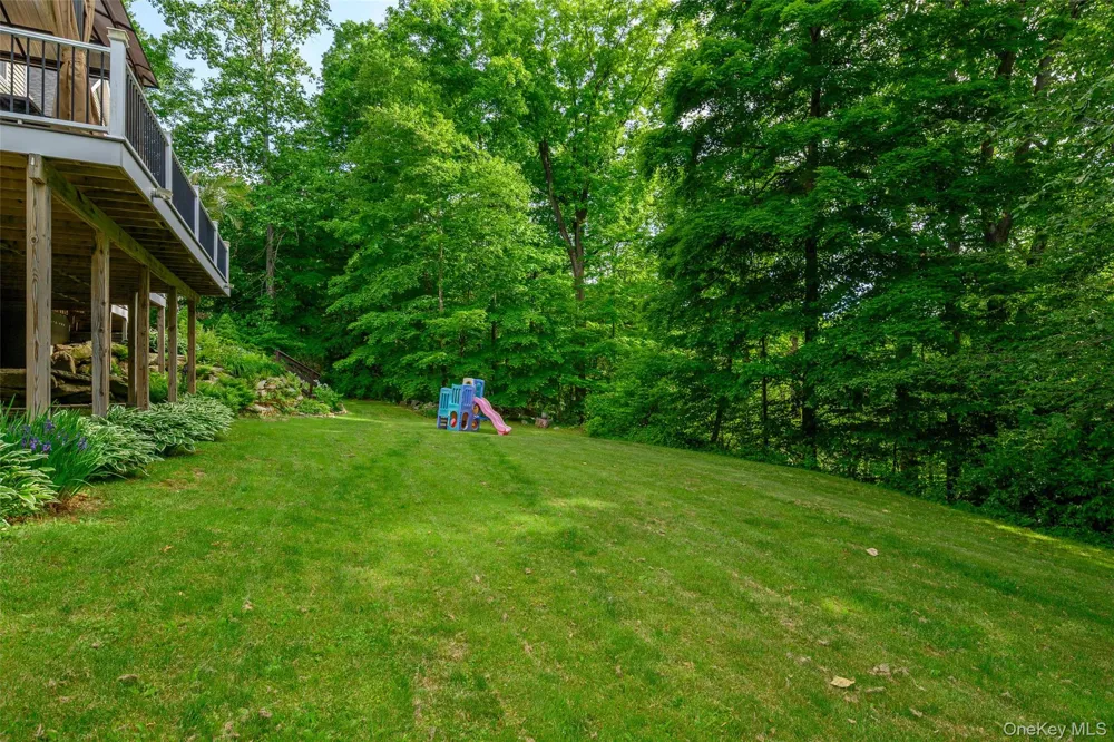 17 Weldon Woods Connecticut Road New Fairfield, CT 06812
