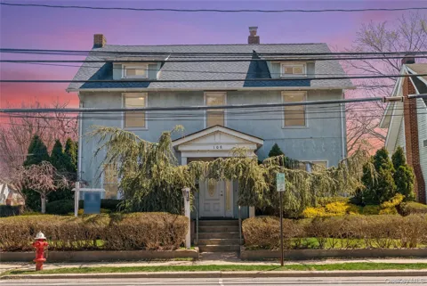 108 Hempstead Avenue