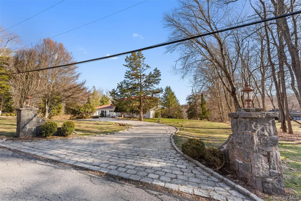 105 Cross Pond Road Pound Ridge, NY 10576