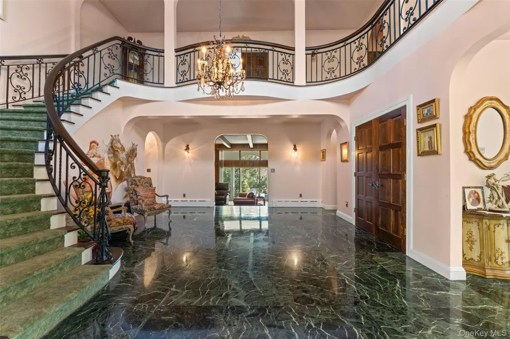 105 Cross Pond Road Pound Ridge, NY 10576