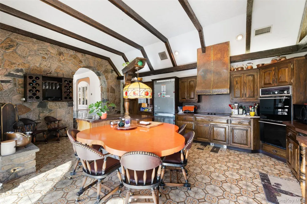 105 Cross Pond Road Pound Ridge, NY 10576
