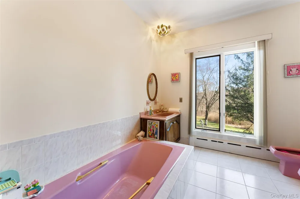105 Cross Pond Road Pound Ridge, NY 10576