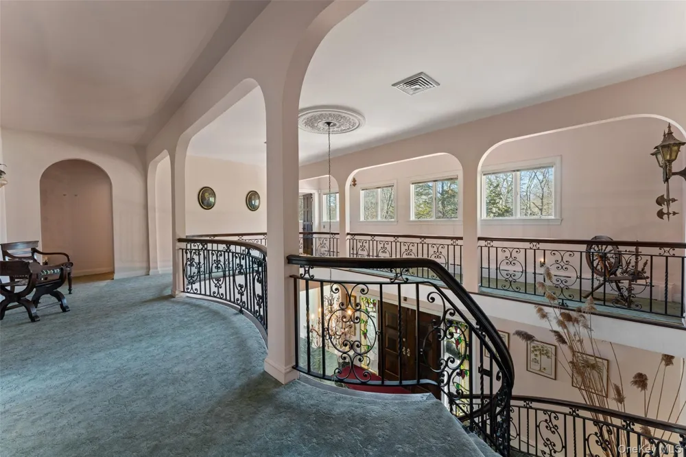 105 Cross Pond Road Pound Ridge, NY 10576