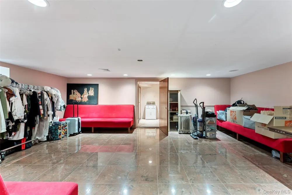 105 Cross Pond Road Pound Ridge, NY 10576