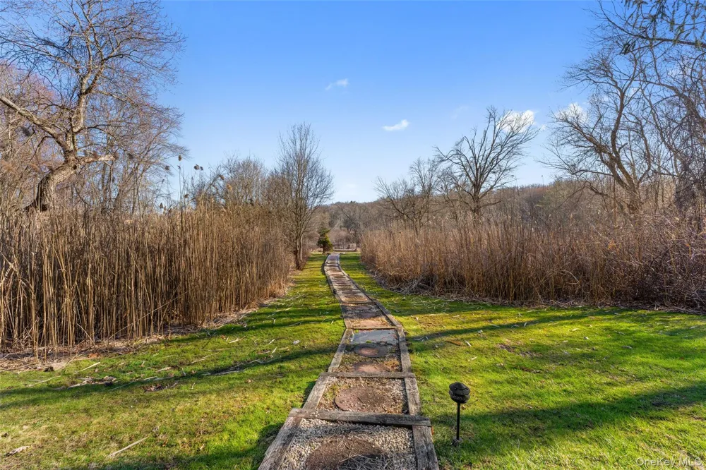 105 Cross Pond Road Pound Ridge, NY 10576