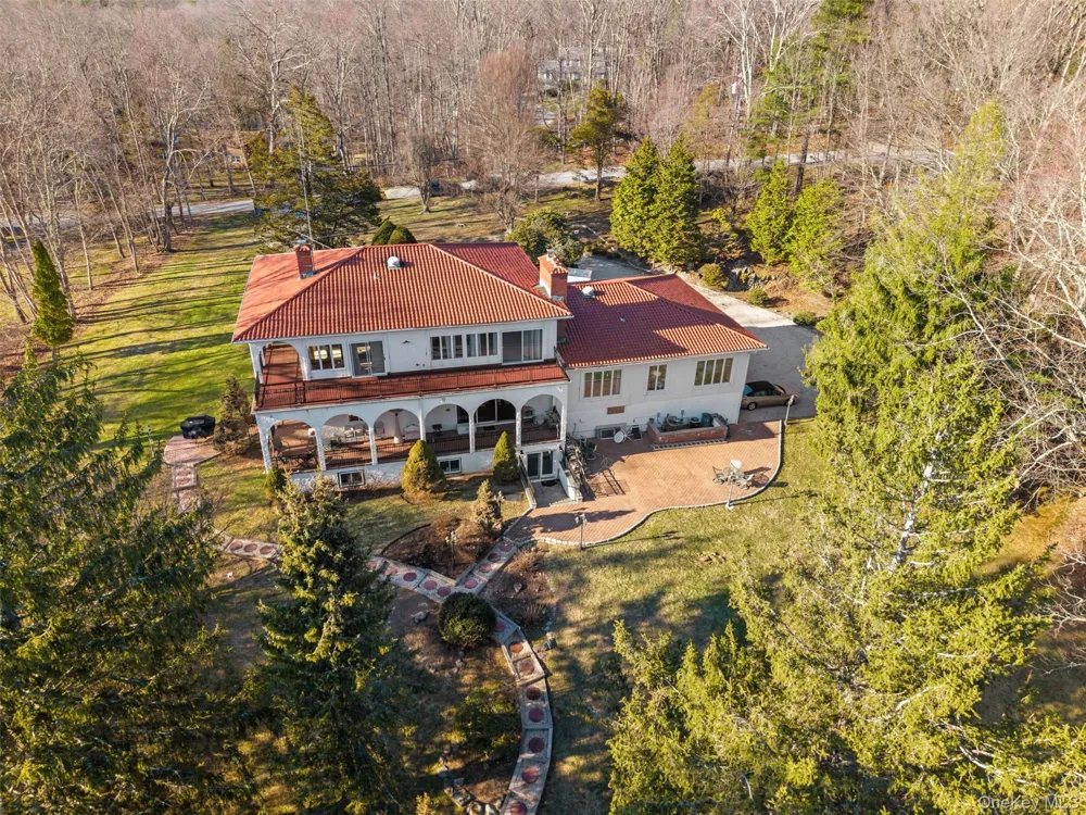 105 Cross Pond Road Pound Ridge, NY 10576