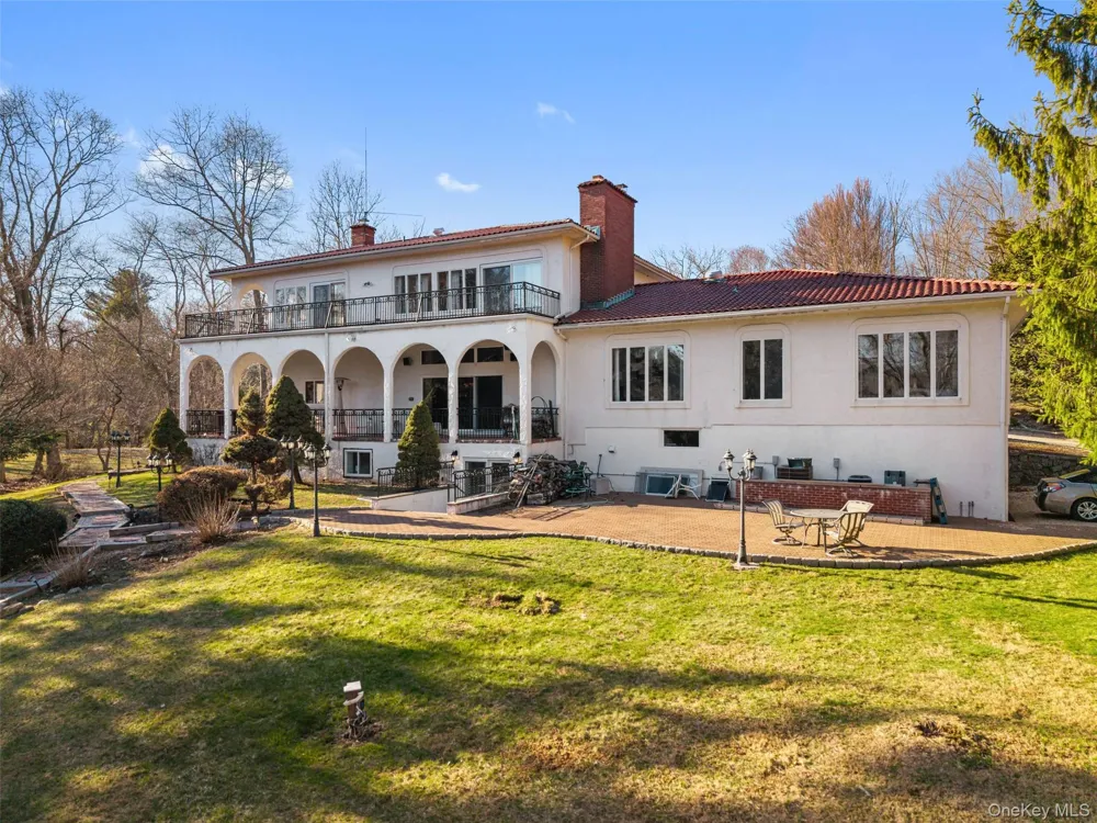 105 Cross Pond Road Pound Ridge, NY 10576
