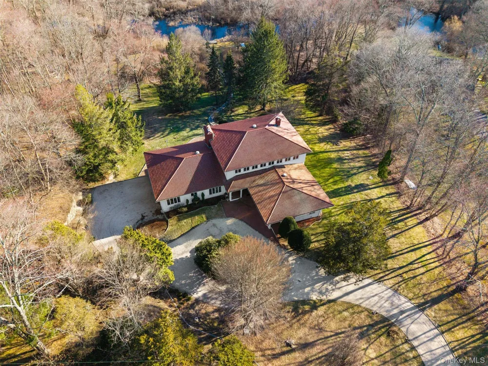 105 Cross Pond Road Pound Ridge, NY 10576