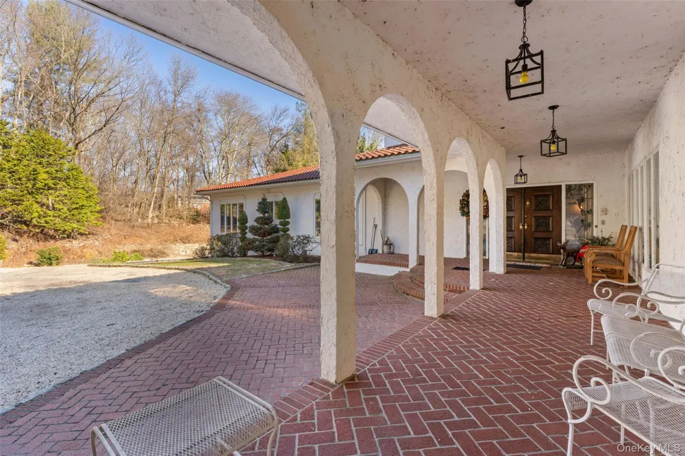 105 Cross Pond Road Pound Ridge, NY 10576