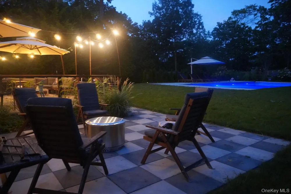 48 Columbine Avenue Hampton Bays, NY 11946