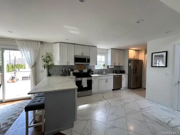 48 Columbine Avenue Hampton Bays, NY 11946