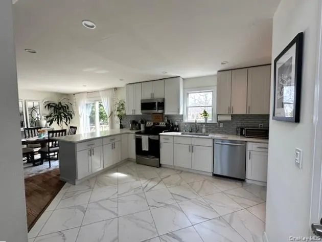 48 Columbine Avenue Hampton Bays, NY 11946