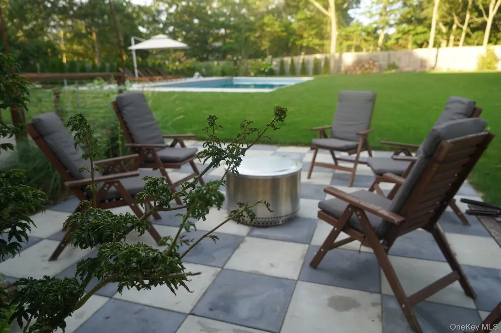 48 Columbine Avenue Hampton Bays, NY 11946