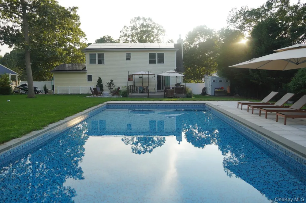 48 Columbine Avenue Hampton Bays, NY 11946