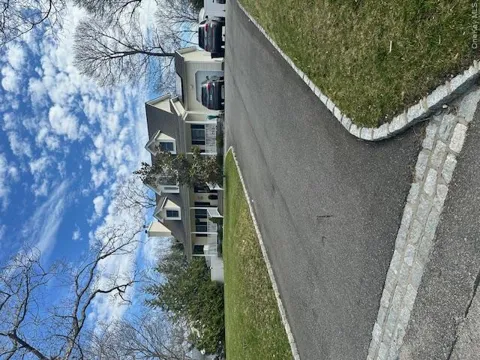 48 Columbine Avenue