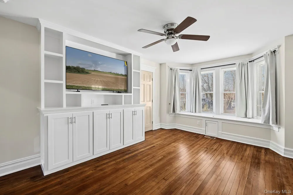 178 Main Road Riverhead, NY 11901
