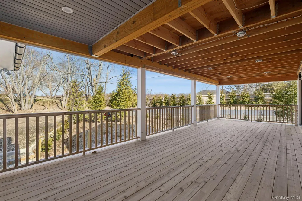 178 Main Road Riverhead, NY 11901
