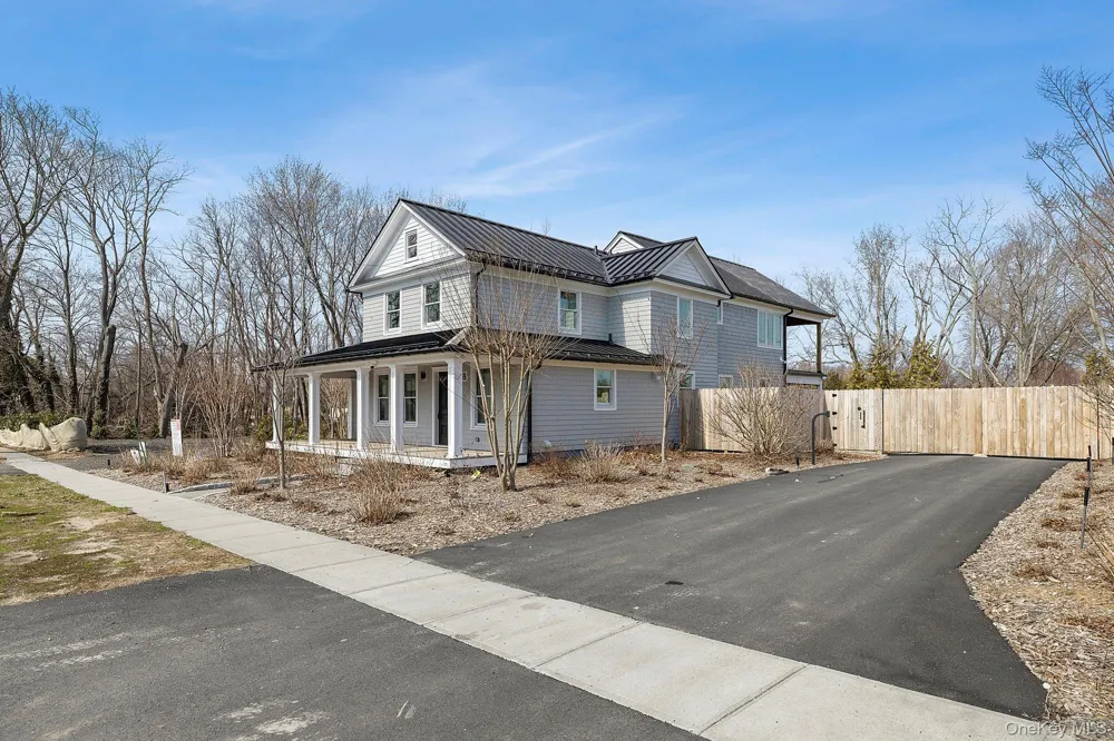 178 Main Road Riverhead, NY 11901
