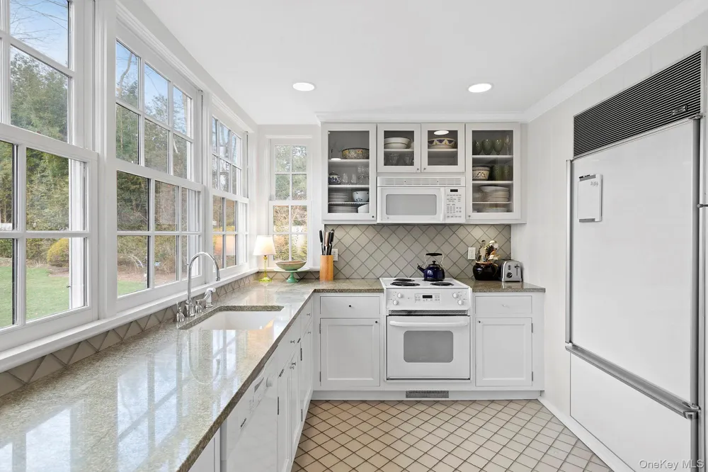 393 Hill Street Southampton, NY 11968