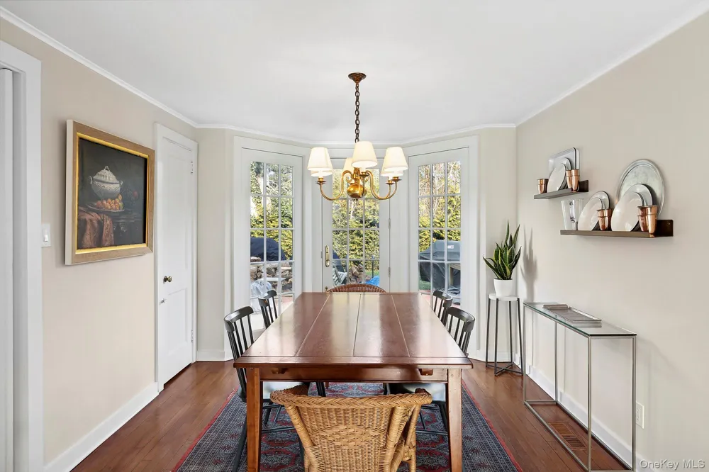 393 Hill Street Southampton, NY 11968