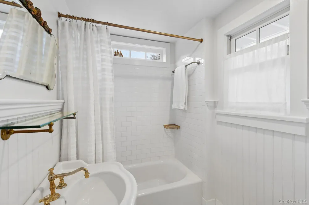 393 Hill Street Southampton, NY 11968