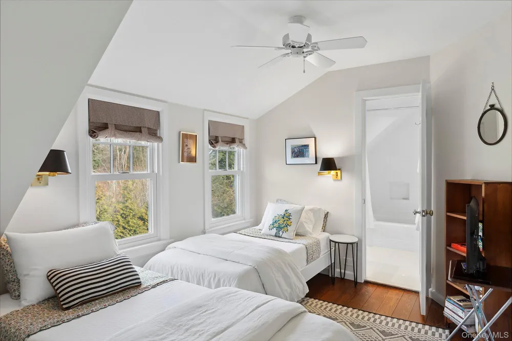 393 Hill Street Southampton, NY 11968