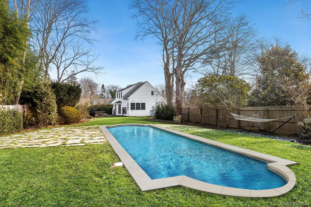 393 Hill Street Southampton, NY 11968