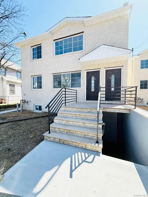 13922 Lakewood Avenue #2F