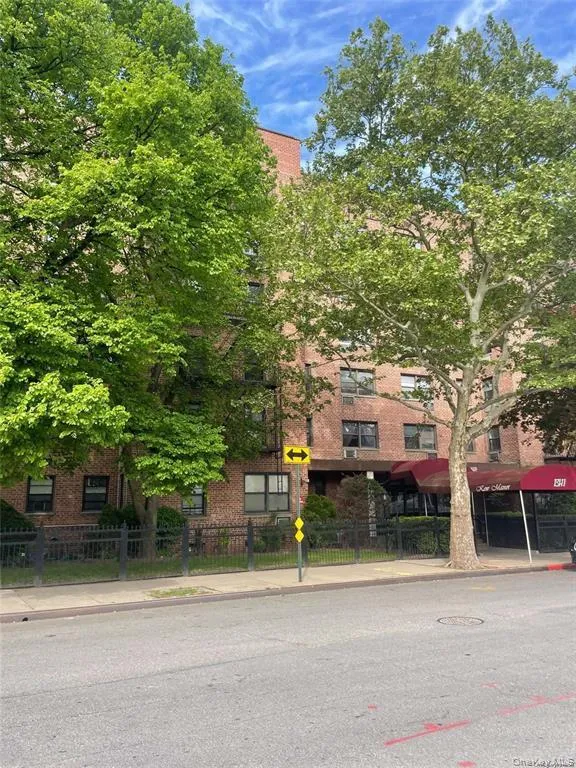 131-11 Kew Gardens #6N Richmond Hill, NY 11418