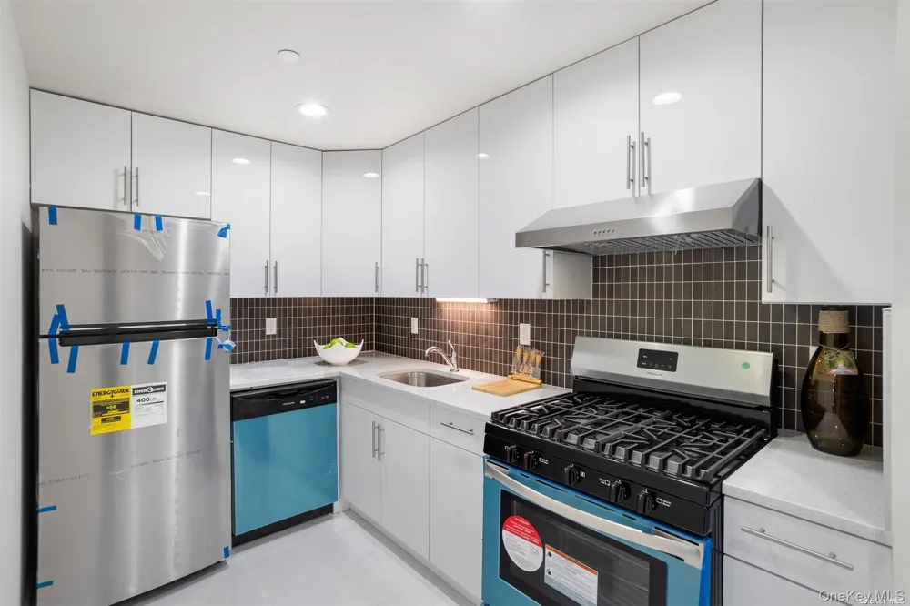 91-23 Corona Avenue #4F Elmhurst, NY 11373