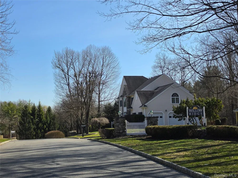 6 Willow Road Carmel, NY 10512