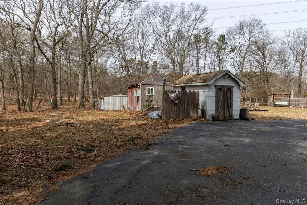 309 Primrose Path Manorville, NY 11949
