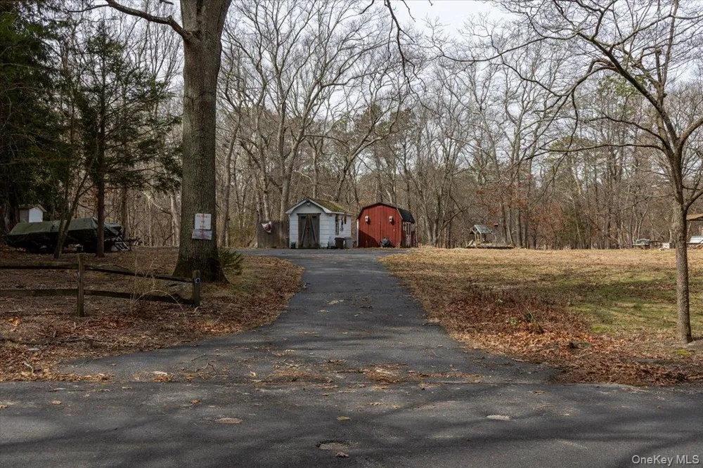 309 Primrose Path Manorville, NY 11949