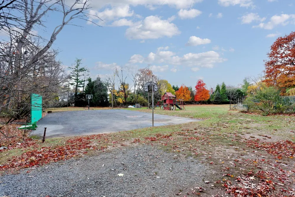 68 Hickory Hill Lane Tappan, NY 10983
