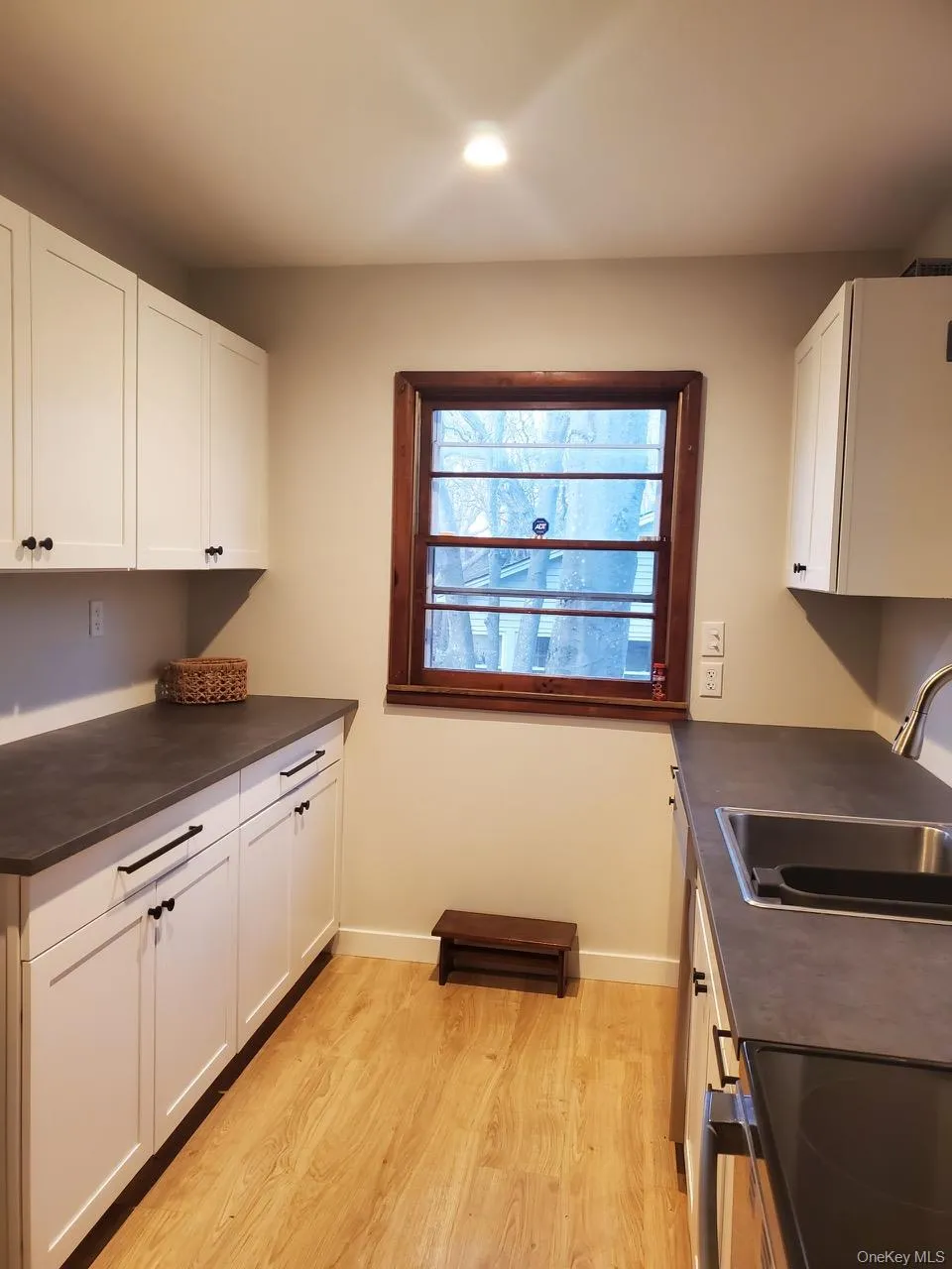 15 E Way Path Baiting Hollow, NY 11933