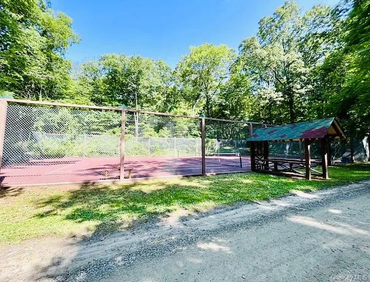 11 Locust Drive Cold Spring, NY 10516