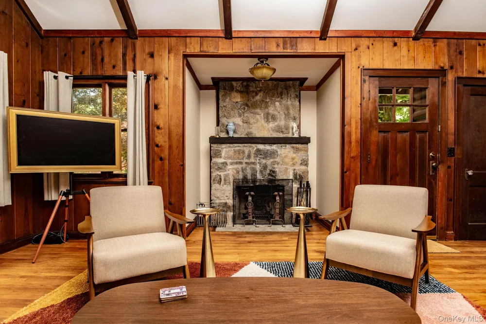 11 Locust Drive Cold Spring, NY 10516