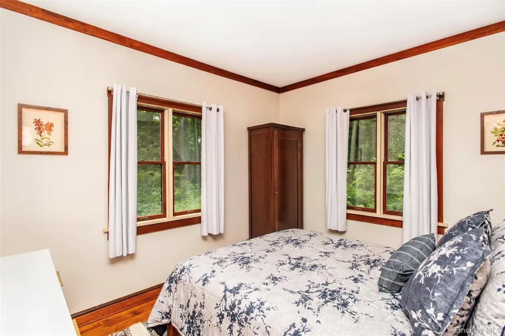 11 Locust Drive Cold Spring, NY 10516