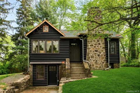 11 Locust Drive