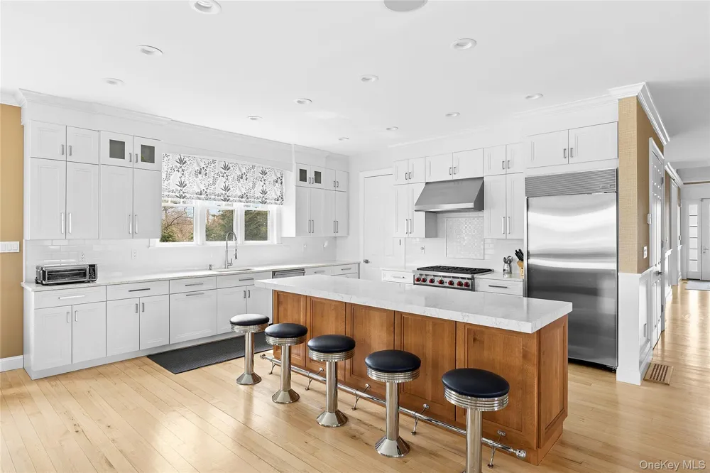 176 Beach Lane Westhampton Beach, NY 11978