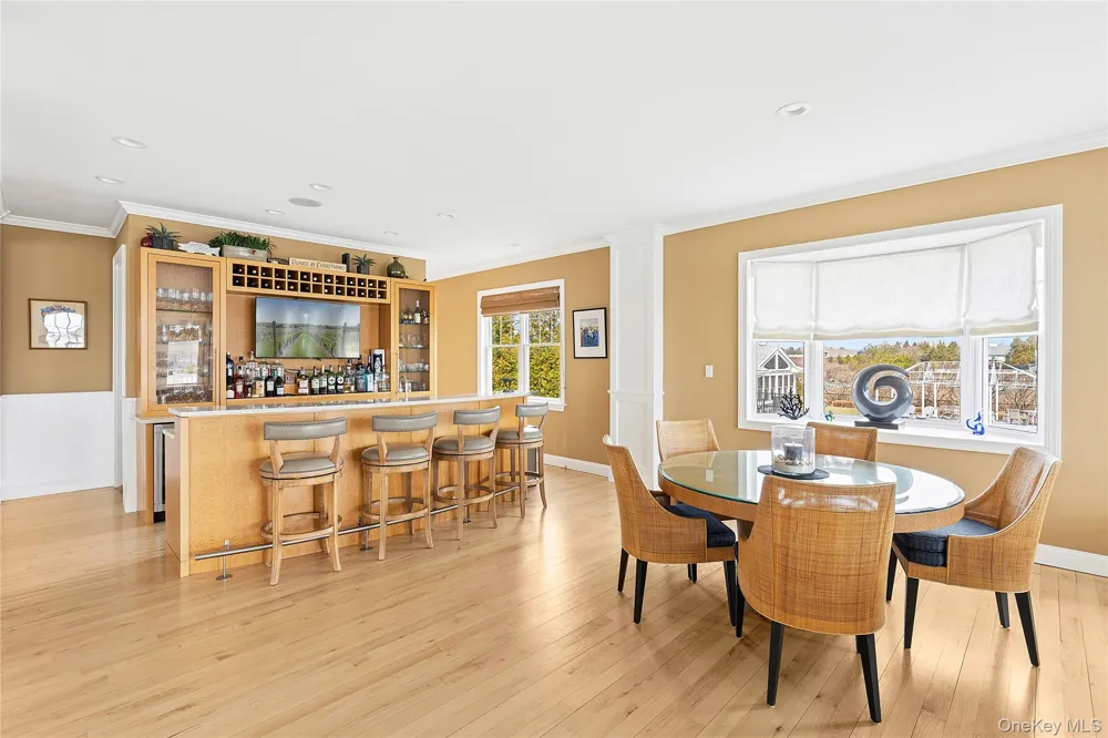 176 Beach Lane Westhampton Beach, NY 11978